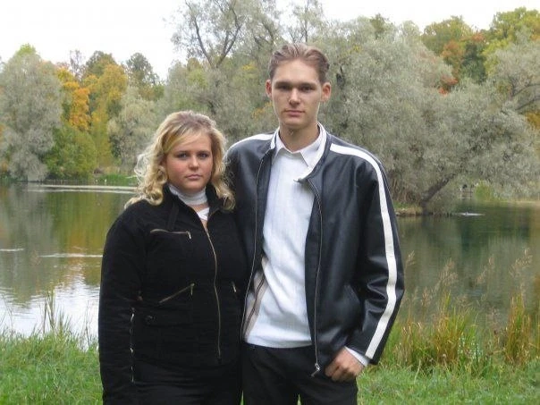 Сегодня у нас с мужем дата, 22 года вместе ❤️ 
Честно, мне самой не верится, что мы прожили вместе с