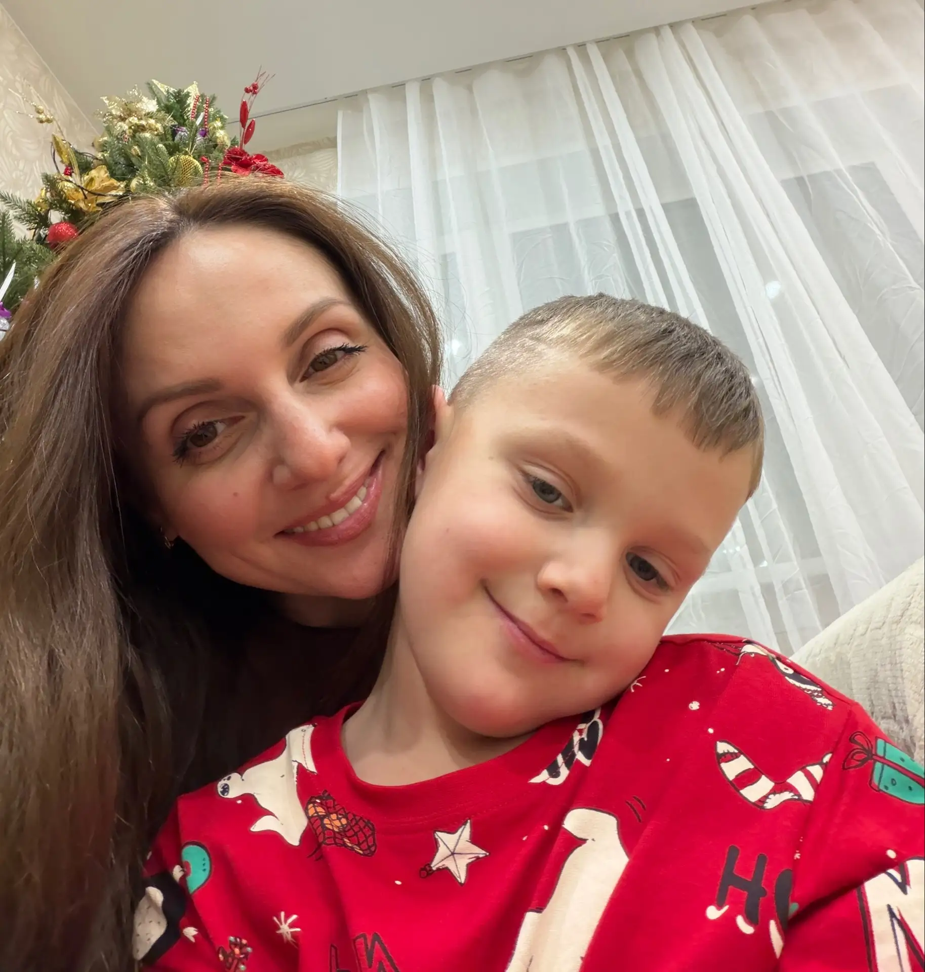 Растет мой мужичок! Сегодня заказала ему целый комплект одежды в 1 класс! Совсем не верится, что из 