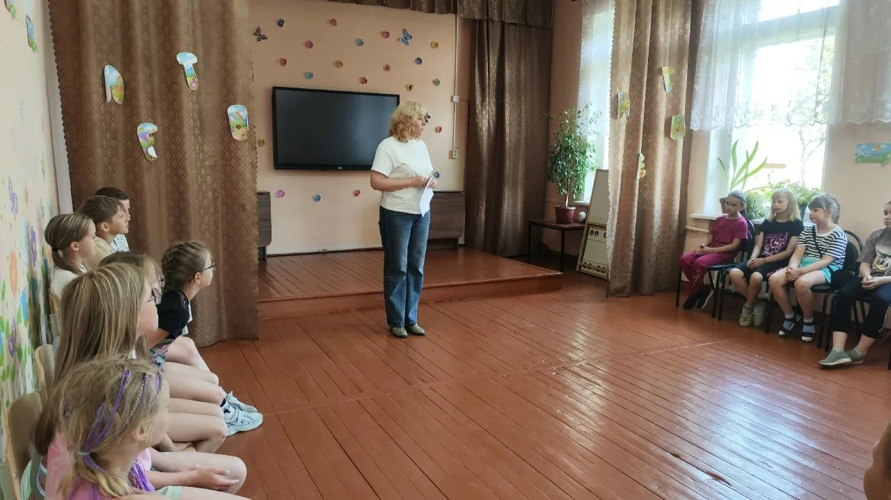🇷🇺 В ДДТ прошла квест-игра «Моя Россия» с участием 40 ребят!

День России – один из самых важных г