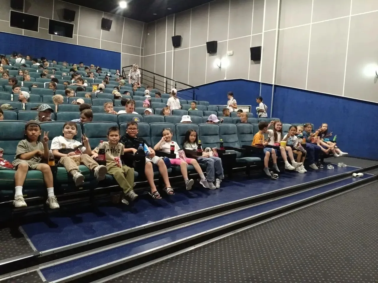 🍿Каникулы начинаются с кино 

Сегодня, прямо перед началом долгожданных летних каникул, наши ребята