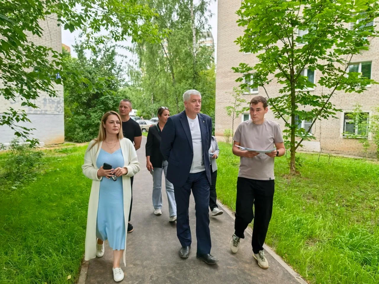 Вместе с представителями администрации Реутова осмотрели выполненные работы по благоустройству "Наро