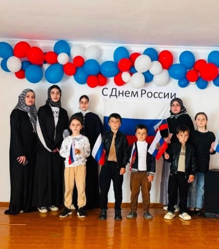 РОССИЯ - ЕДИНАЯ И НЕПОБЕДИМАЯ

  Недавно в библиотеке села Кавкамахи совместно с СДК прошло мероприя