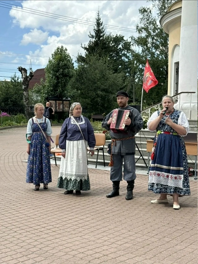 В Мурино с успехом прошло культурное событие под названием «Русский двор», посвященное славянским тр