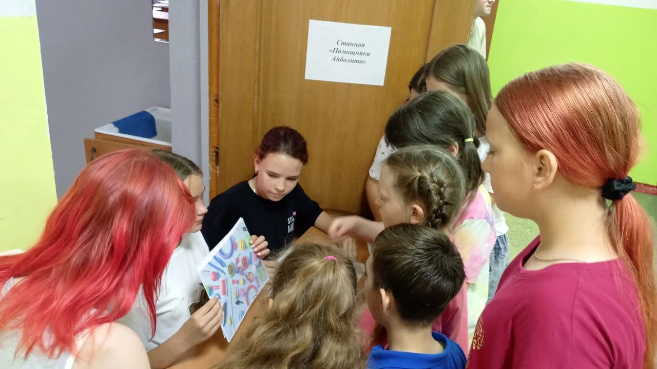 Ещё один яркий день в пришкольном лагере пролетел как одно мгновение!

Сегодня у наших ребят снова н