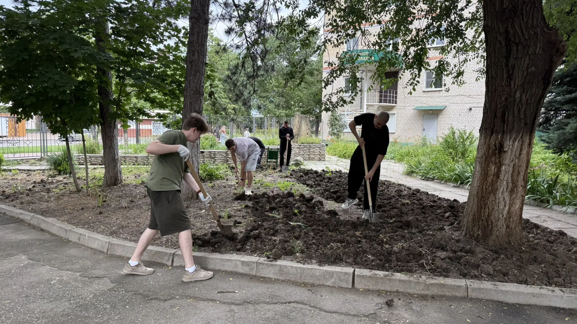 Студенты ФЭФ за красоту

Наши студенты не только разбираются в экономике и финансах, но и знают толк