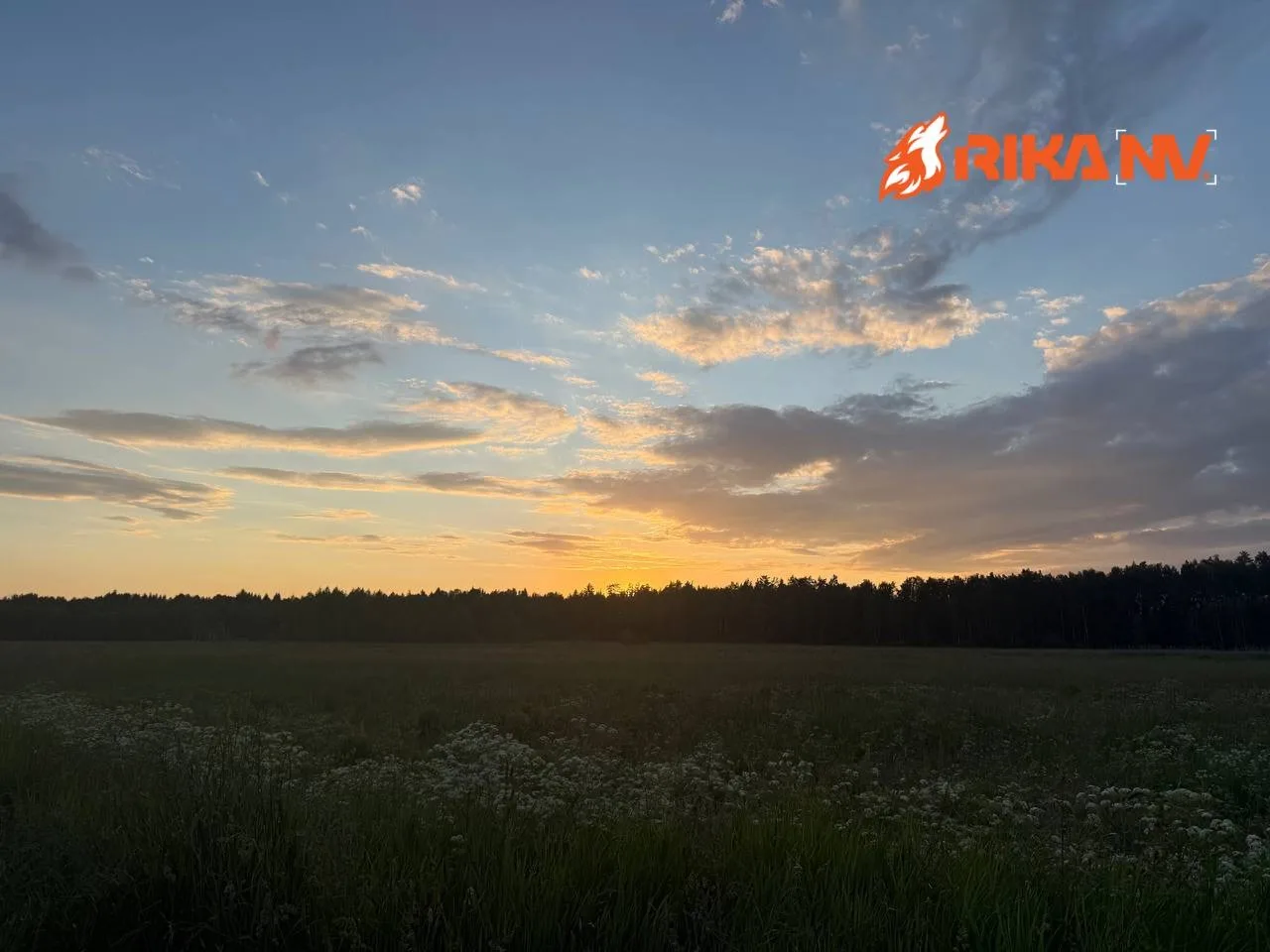 Доброе утро!🌞 

Колорит и краски этих фото завораживают! Закаты и рассветы дарят нечто особенные эм