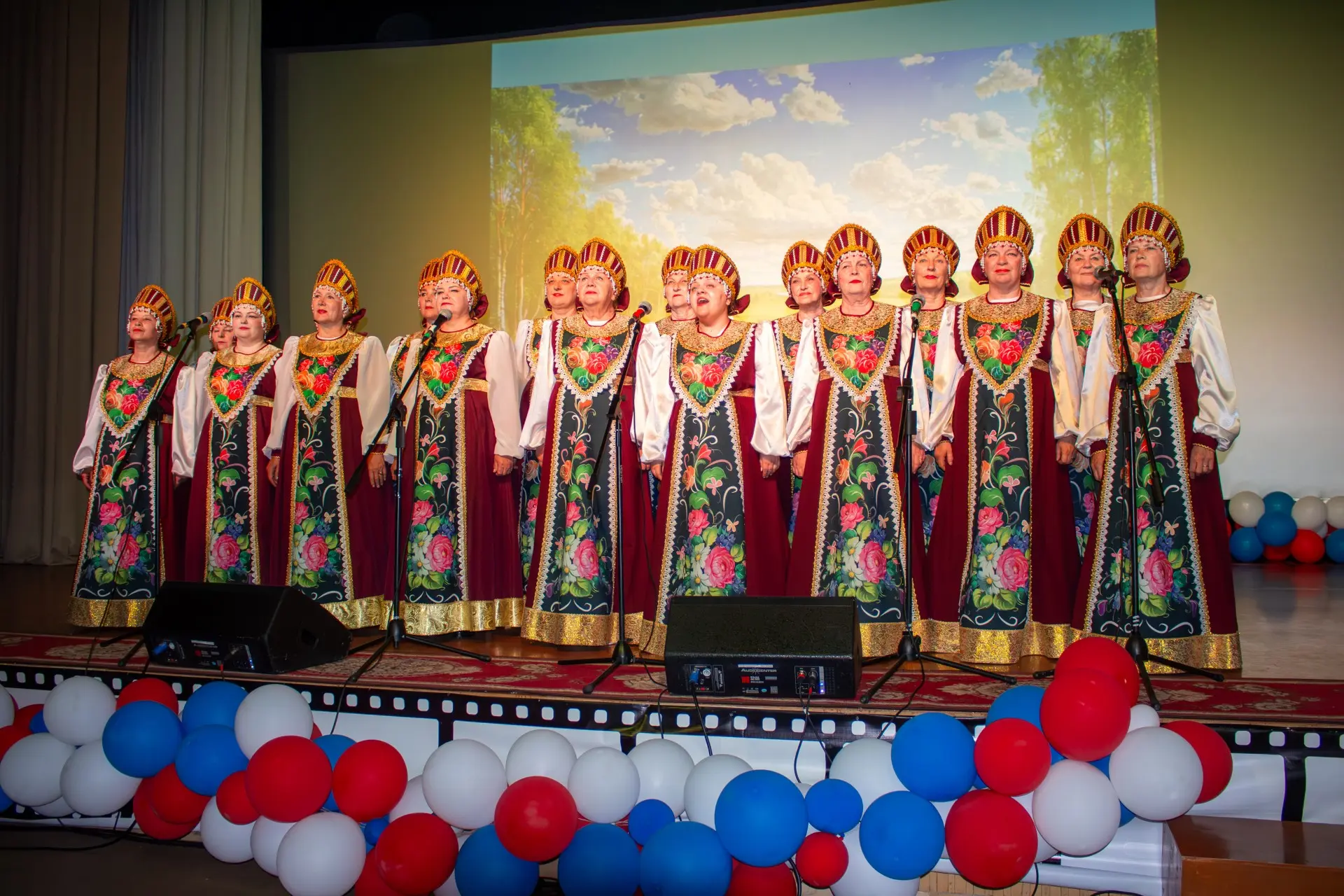 ⭐️ «Национальное созвучие»

📍 9 июня в Центре культуры и кино «Надежда» города Бирюсинска состоялся