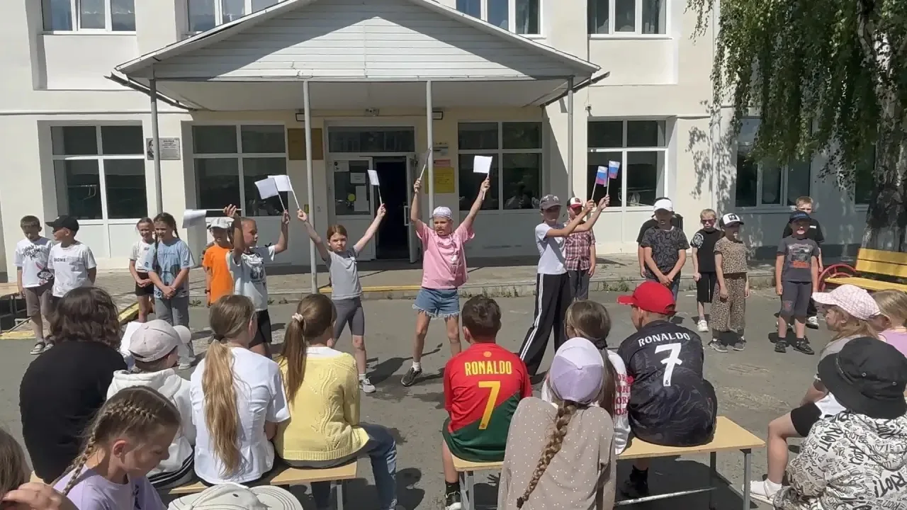 ✏️ ☀️ 9 день улыбок, открытий и дружбы: как прошел наш день:

⦁ 🧯 В гостях у героев: Одним из самых