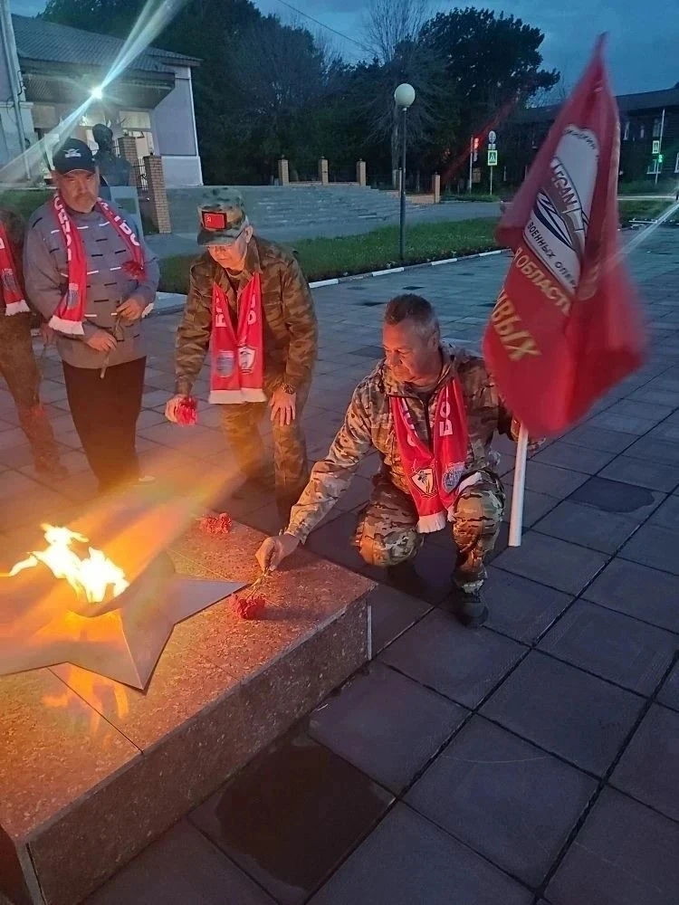 В ранний час 22 июня, в 85-ю годовщину начала Великой Отечественной войны, члены Шиханского городско