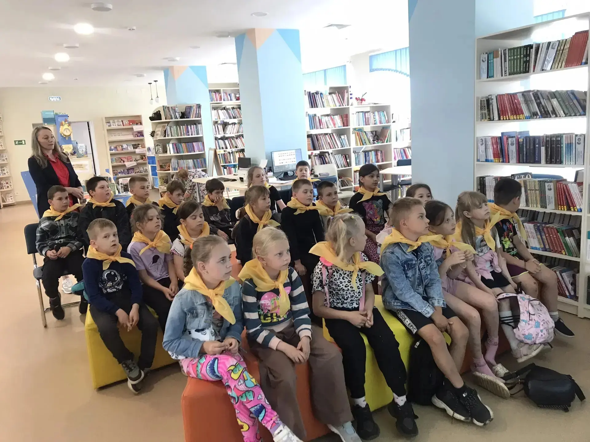 6 день лагеря "Радуга" начался с линейки, исполнения Гимна РФ и поднятие флага. После зарядки и вкус