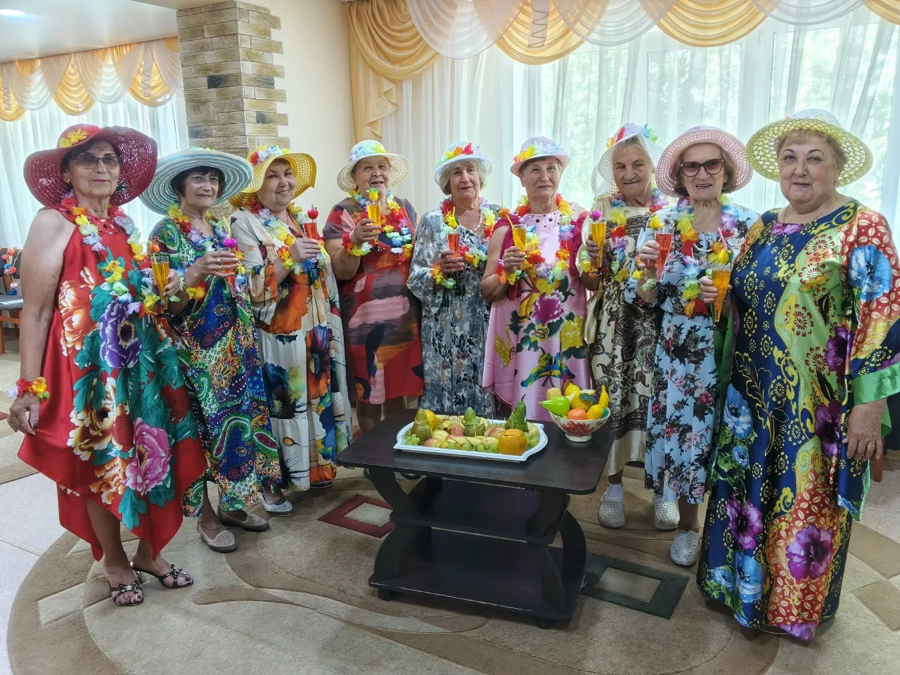 🔔 В отделение дневного пребывания прошел развлекательный вечер для отдыхающих «Гавайская вечеринка»