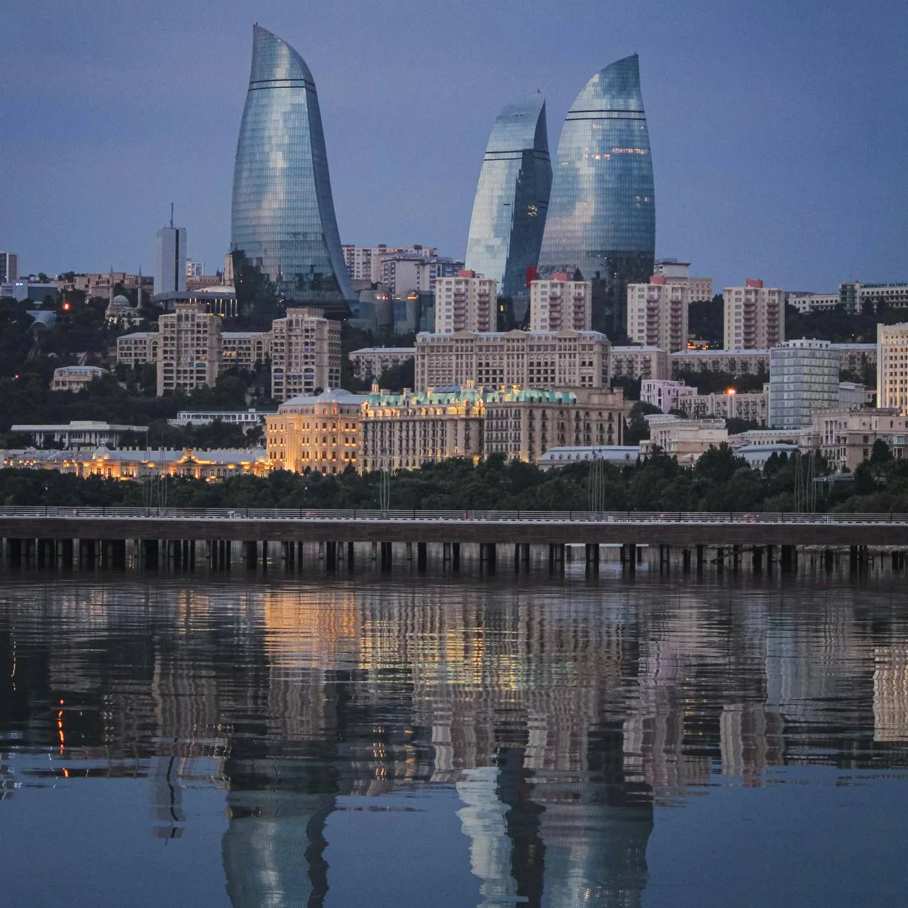 А теперь даже и не ясно, когда лучше лететь в Баку 🇦🇿🎵
Ведь придется выбирать между этими события