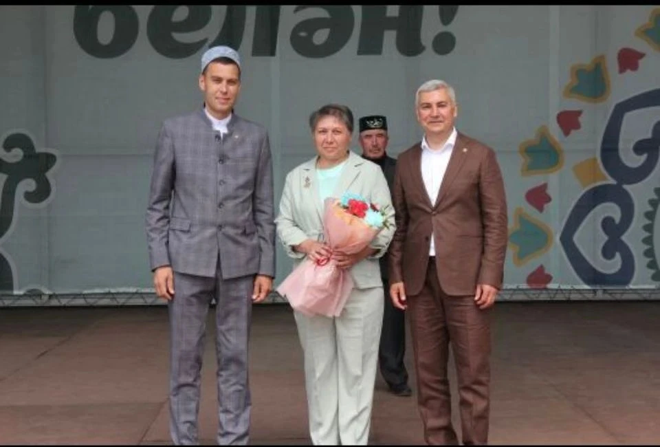Мөслим гимназиясенең химия укытучысы Семёнова Венера Гайсовна «Татарстанның атказанган укытучысы» ма