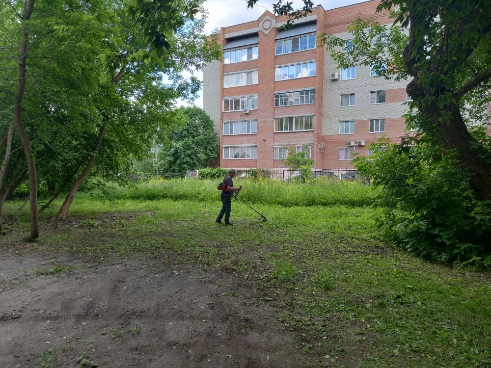 06 июня 2026 сотрудники Учреждения приняли участие в городском субботнике.Была проведена уборка прил