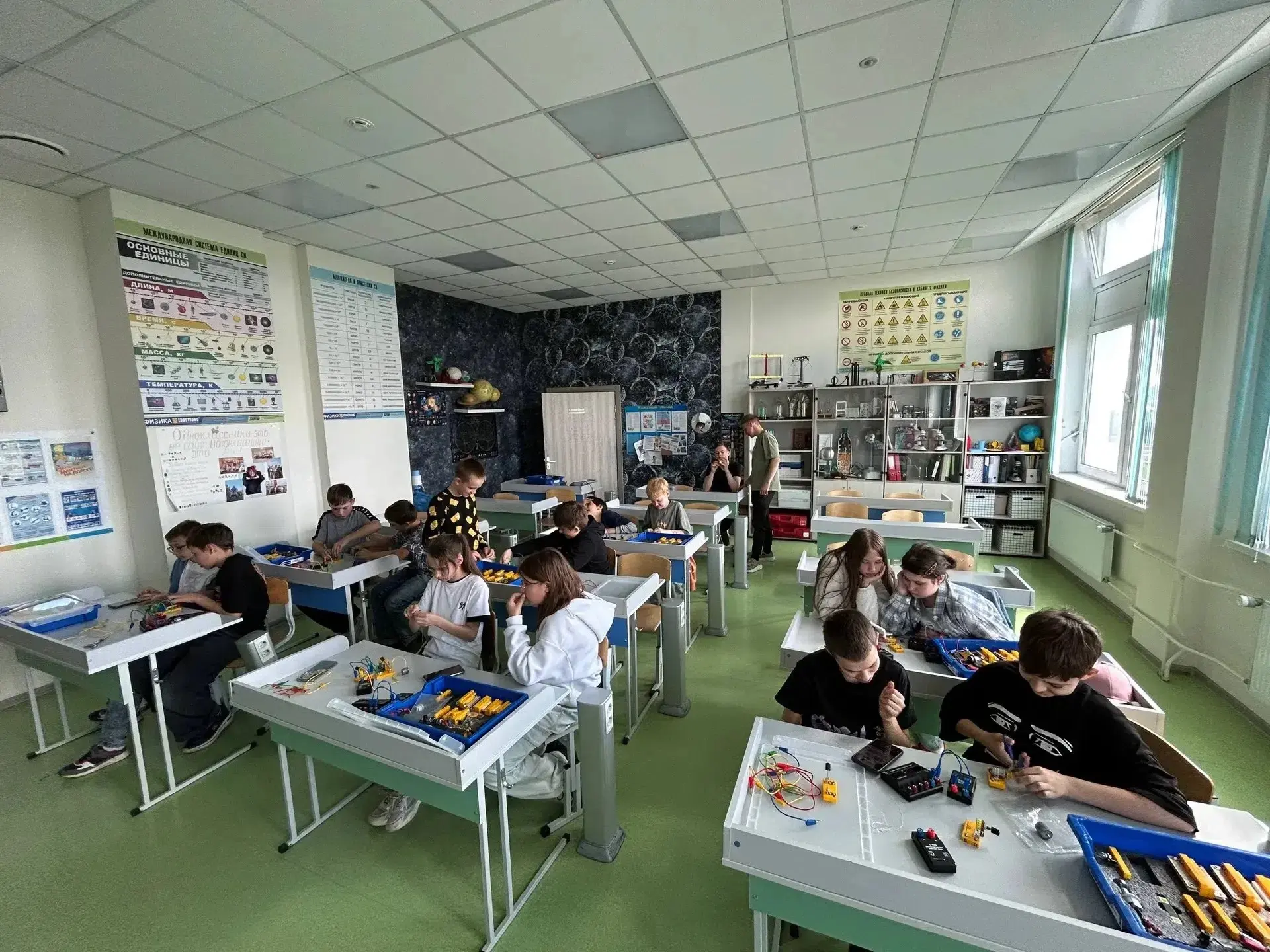 Продолжаем наш инженерный марафон 🔧⚡ 
 
На следующий день профильный отряд отправился на мастер-кла