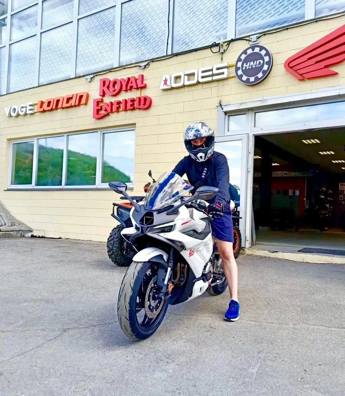 Быстрый мотоцикл - быстро уезжает 😎👍🏻

Поздравляем с приобретением VOGE RR 500 S - желаем крутых 