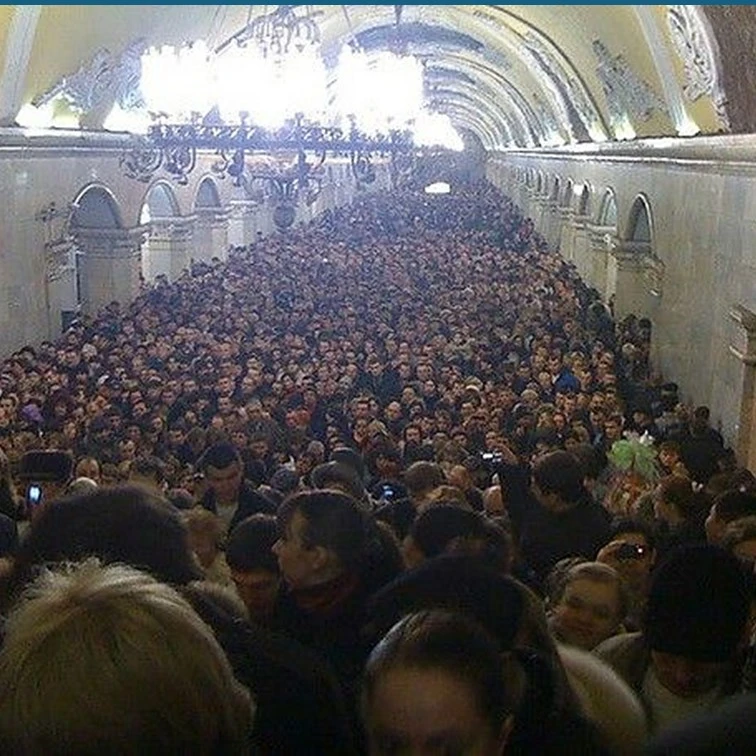 Пассажиропоток в московском метро. Метро Комсомольская в час пик

В продолжении темы развития москов
