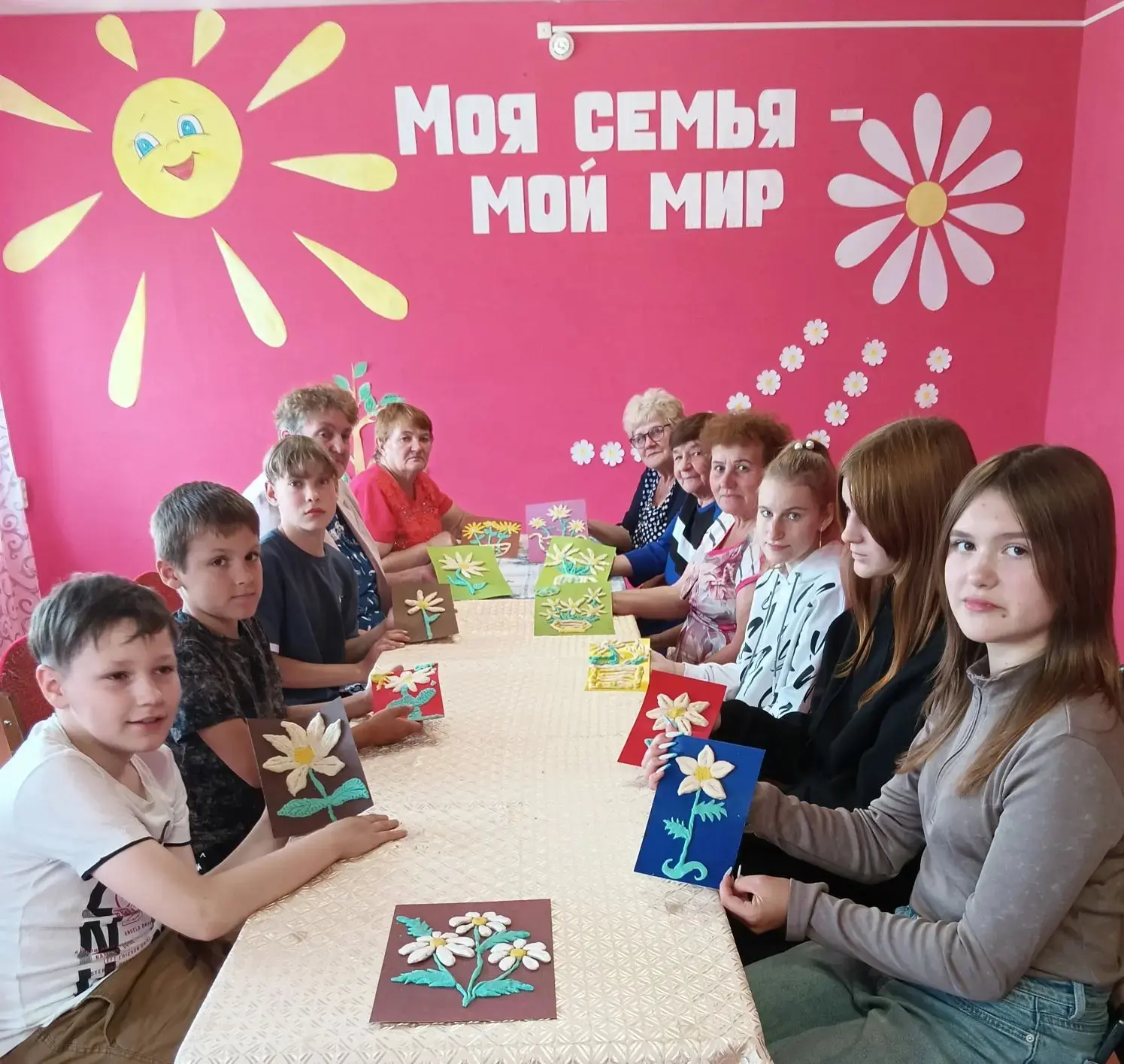 8 июля, в День семьи, любви и верности, в здании Стариловского Дома культуры и библиотеке царила по-