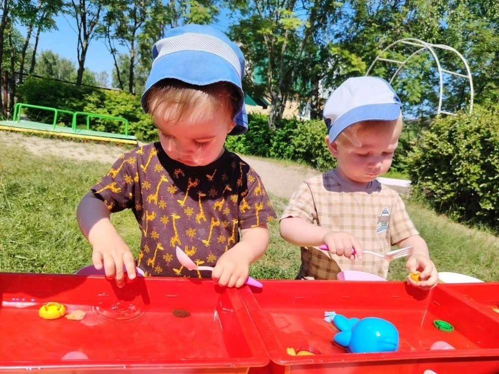Солнце, воздух и вода☀️🌀💧
Наши лучшие друзья. 🙌
С ними будем мы дружить👫
Чтоб здоровыми нам быть