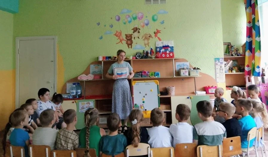 🇷🇺 Почему Россию называют великой страной?

В поисках ответа на этот вопрос ребята старшей группы 