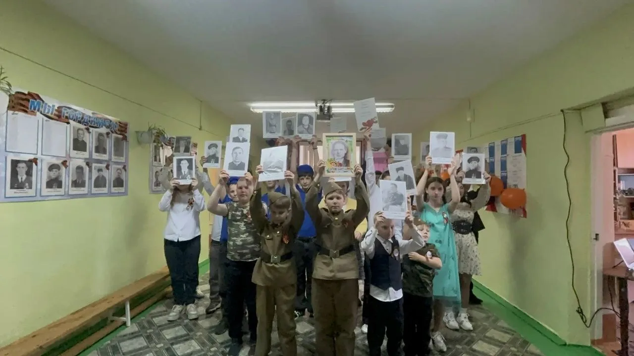 Концерт, объединивший поколения: в нашей школе прозвучали мелодии Победы! Подробности https://vk.com