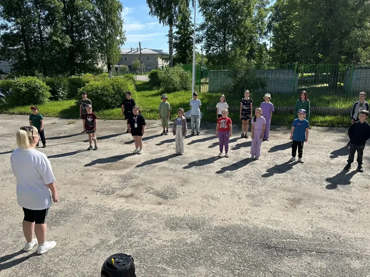 4 июня в нашем школьном лагере был наполнен яркими событиями и незабываемыми моментами. Утро началос