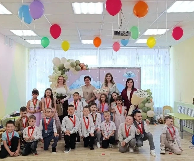 ✨ Сегодня в нашем детском саду царила особенная атмосфера - дети 10 группы прощались с детством 
🧒�