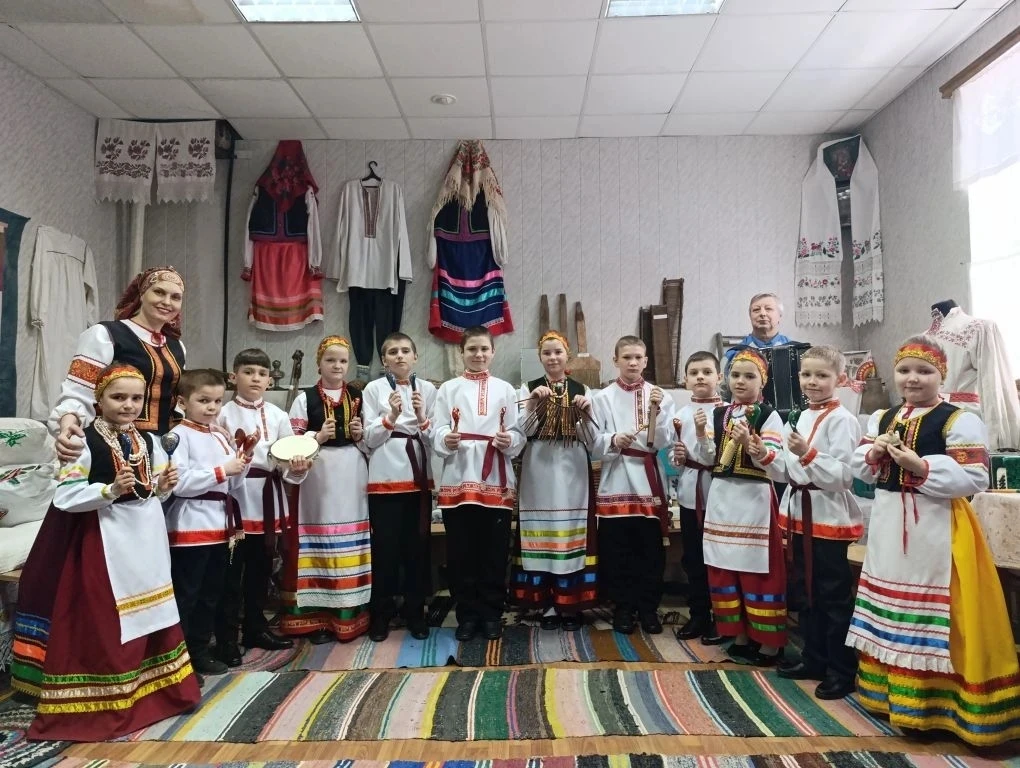 🎤 ✨ В Новом Осколе прошёл X Межзональный конкурс юных вокалистов «Сияние талантов»!

Обучающиеся из