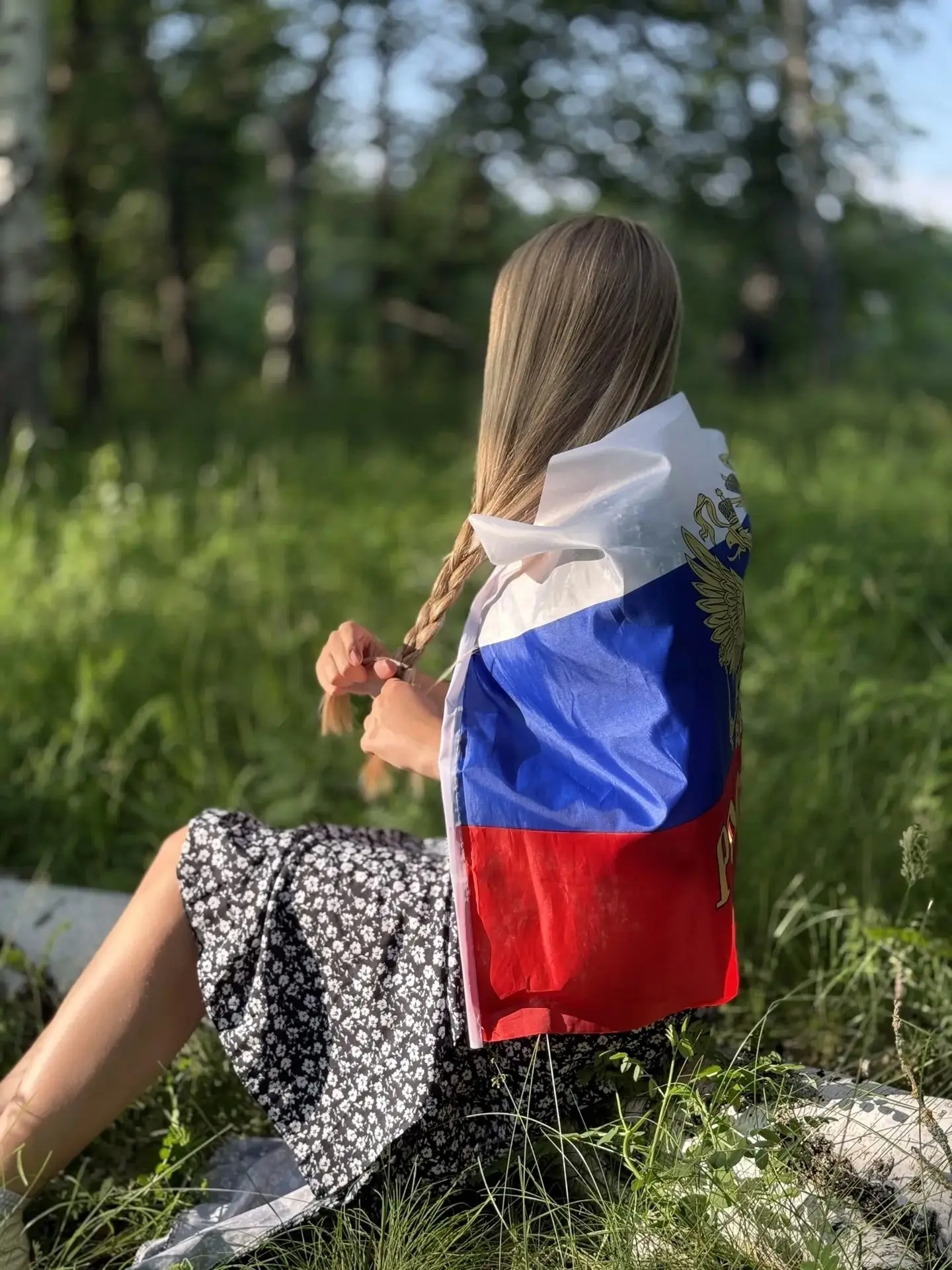 В преддверии Дня России активисты «Движения Первых» МОУ СОШ п.Индустриальный доказывают: любить Роди