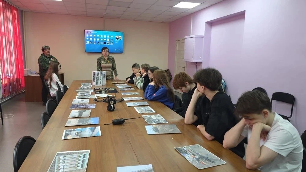 Встречи с Героями в молодежном центре 
"Гармония"

✨ Два дня подряд в нашем пространстве "Роспатриот