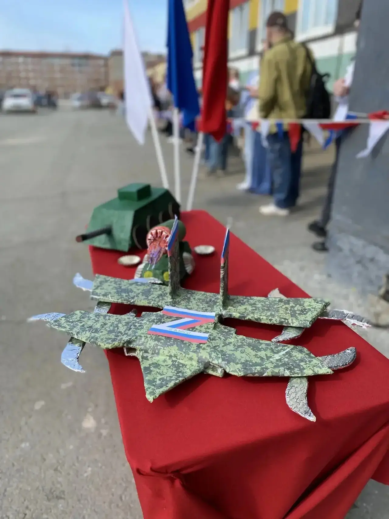В честь Дня России прошло по-настоящему значимое  событие! 🔥
Торжественная линейка началась с самог