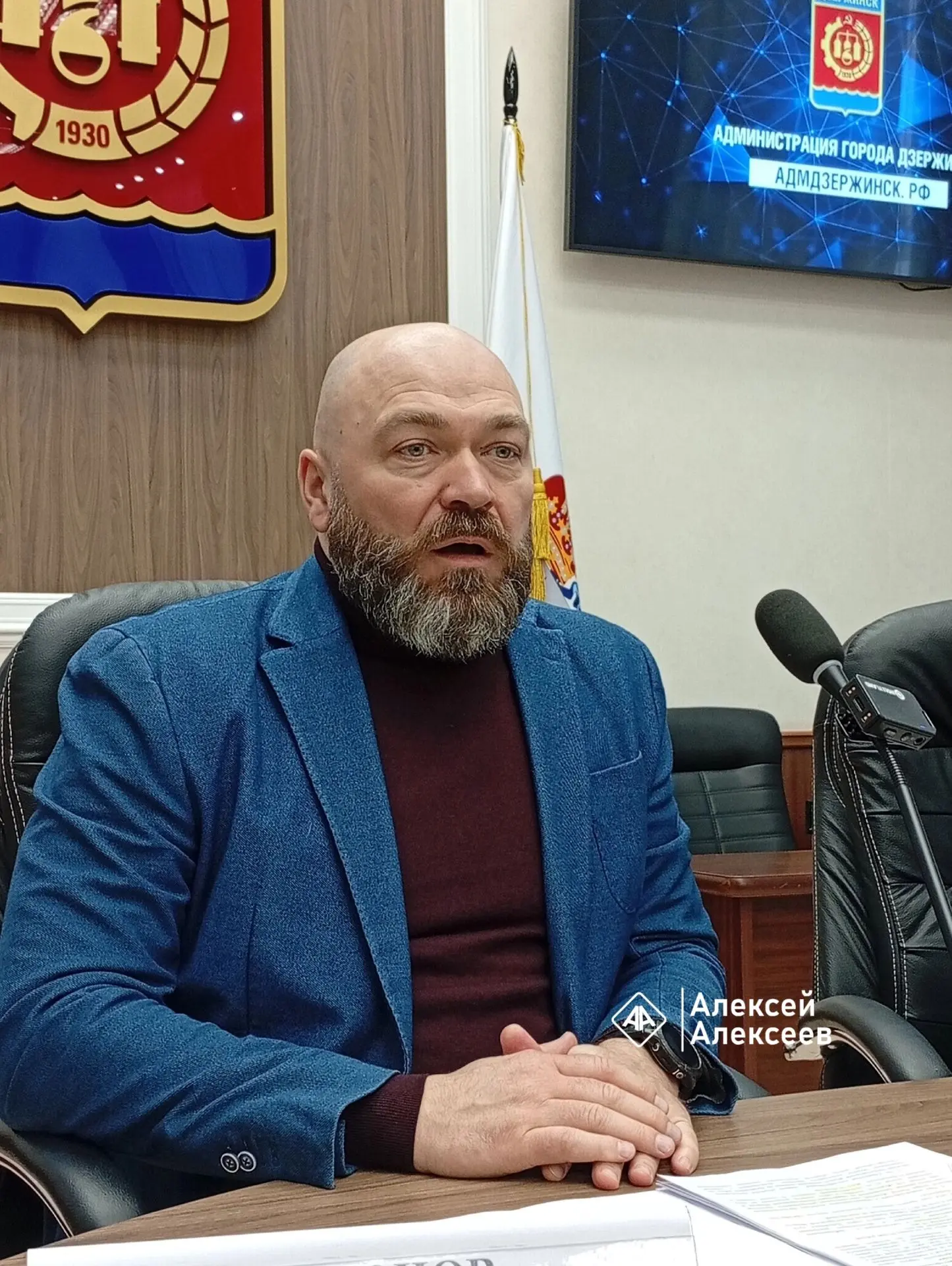 Покидает?

Говорят, что заместитель главы Дзержинска по строительству Александр Кононов покидает сво