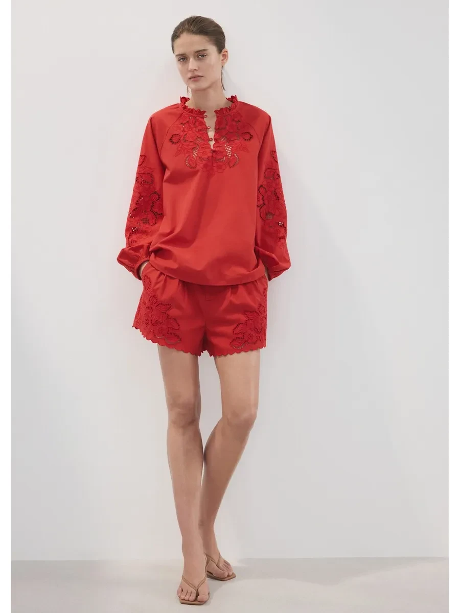 ❤️ Сегодня я фанатка Mango 

❗Шорты - 7 759 ₽
❗Блузка - 9 699 ₽
❗Босоножки - 6 789 ₽