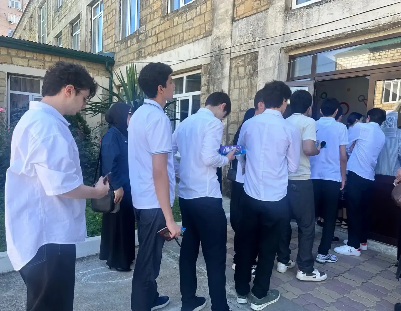 В Дербенте проходит ЕГЭ по русскому языку⚡️

​   Сегодня один из самых ответственных дней основного 