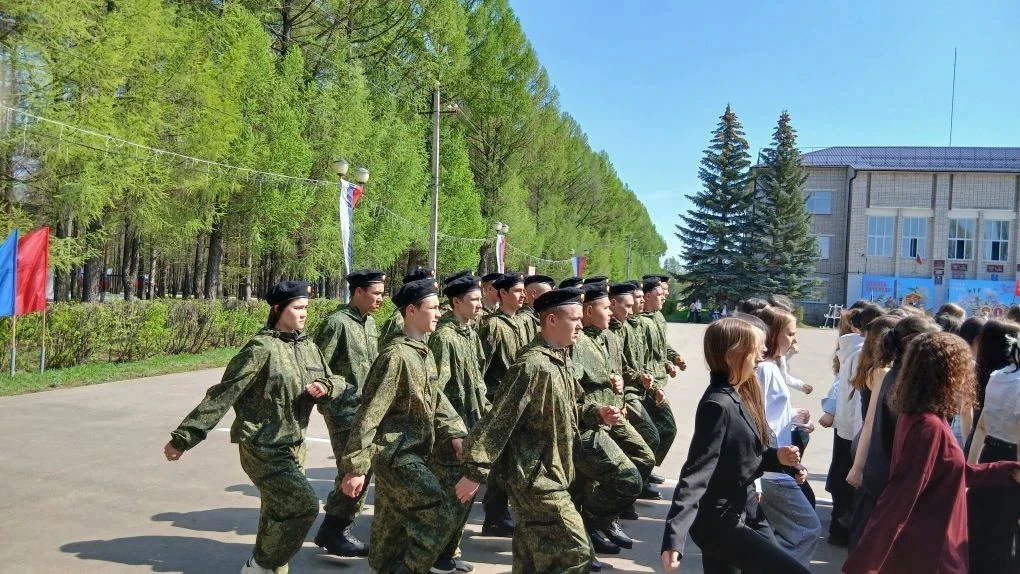Память поколений: наш техникум на Параде Победы

9 мая обучающиеся и работники нашего техникума прин
