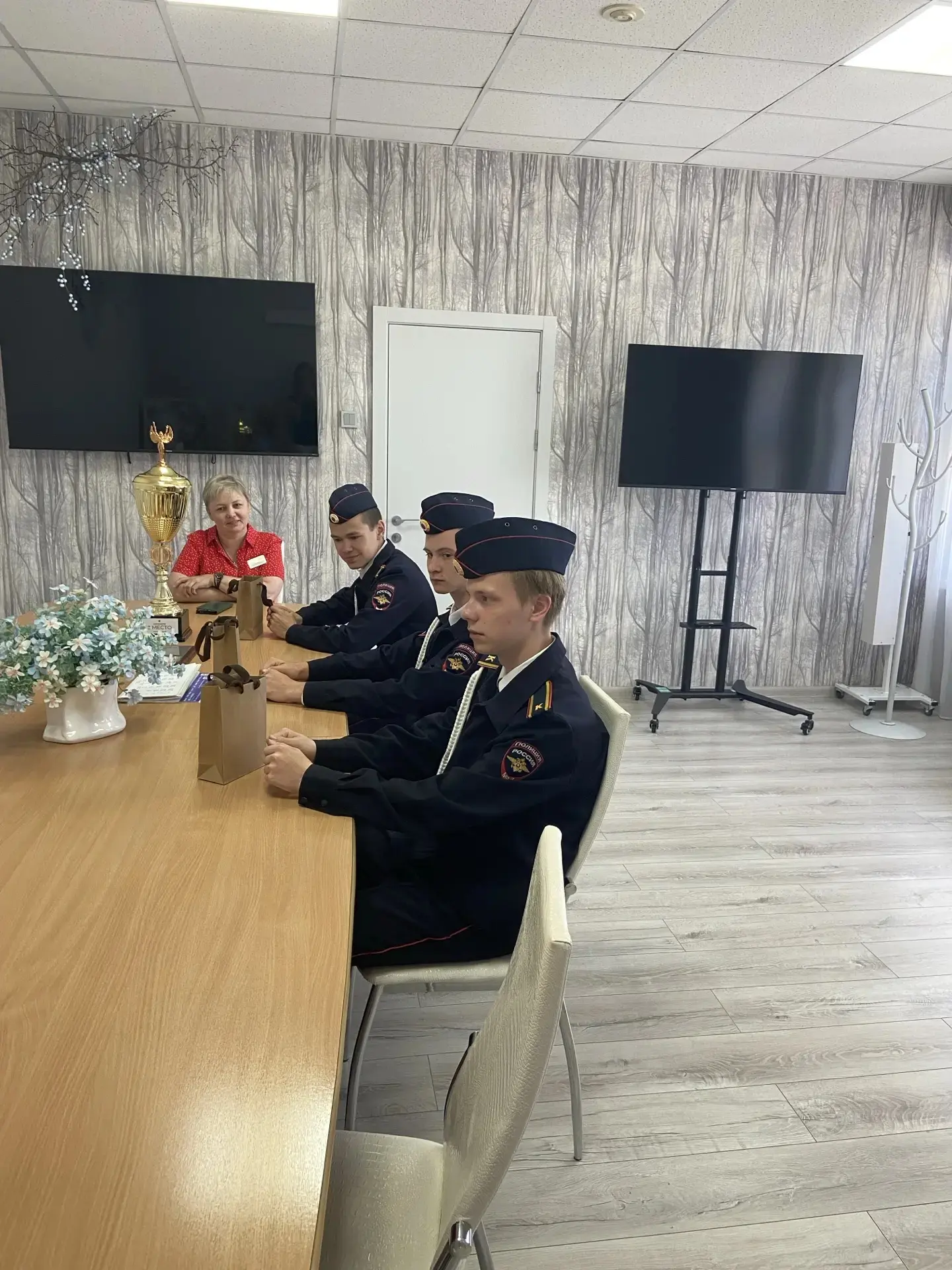 🎖 Победы курсантов «СтрИж» 

Сегодня, 7 июля, состоялась важная встреча в стенах Дворца. У директор
