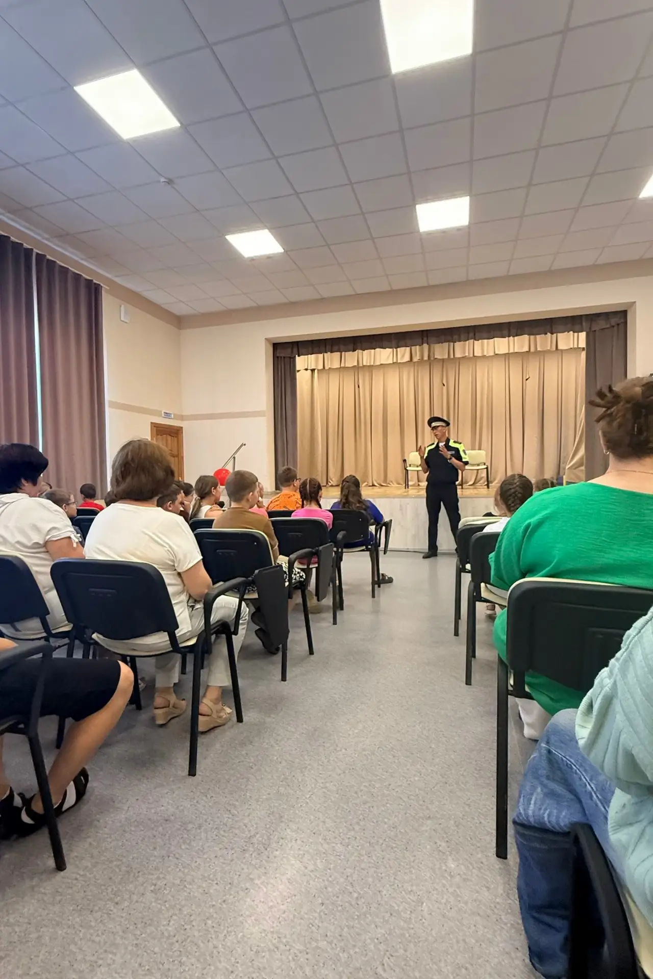 В понедельник нашу школу посетил инспектор по пропаганде БДД отделения госавтоинспекции ОМВД России 