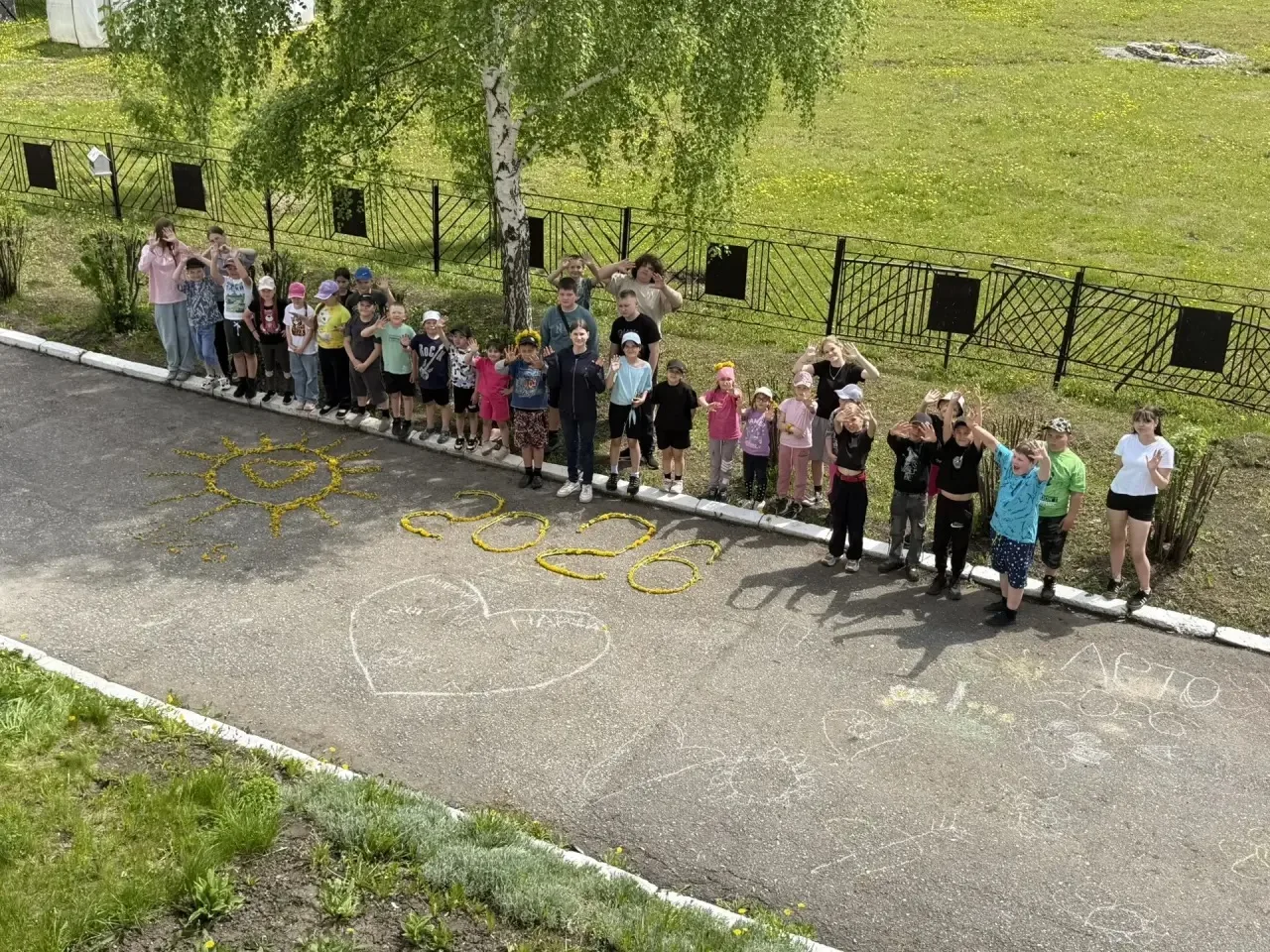 Вот и стартовала наша лагерная смена! Первый день пролетел незаметно, но оставил после себя море эмо