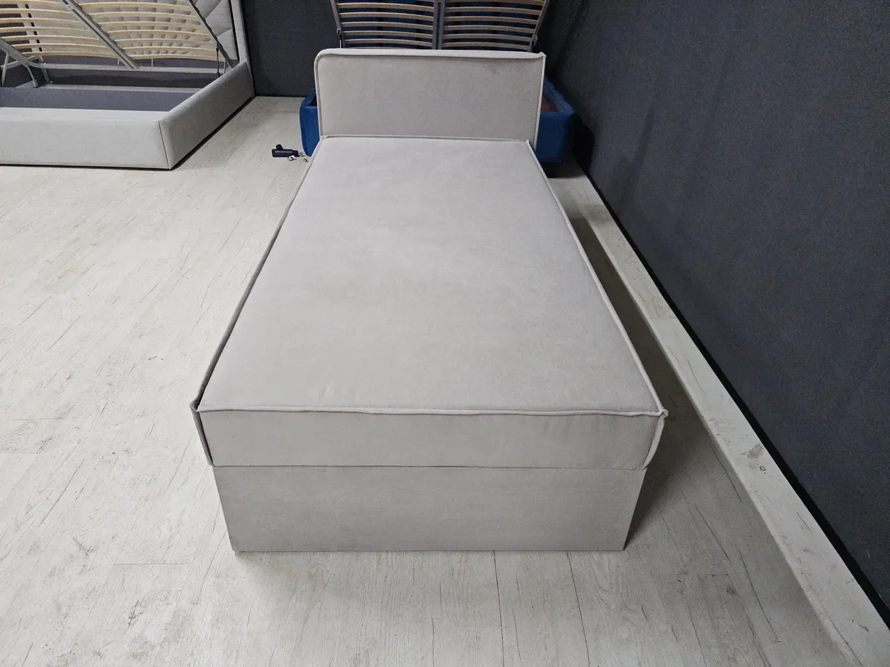 🛏️ Тахта «Лофт»: стиль, комфорт и порядок в одной модели
Добавьте изюминку в интерьер спальни, детс