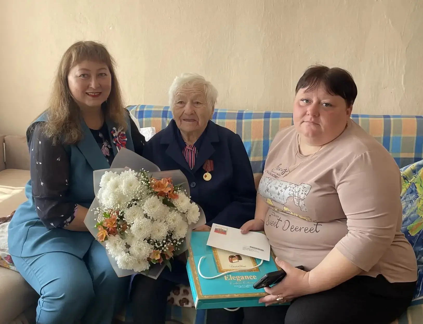 🎉 Поздравляем с 95-летним юбилеем Лидию Семеновну Попову! 🎉

Сегодня — день рождения удивительной 