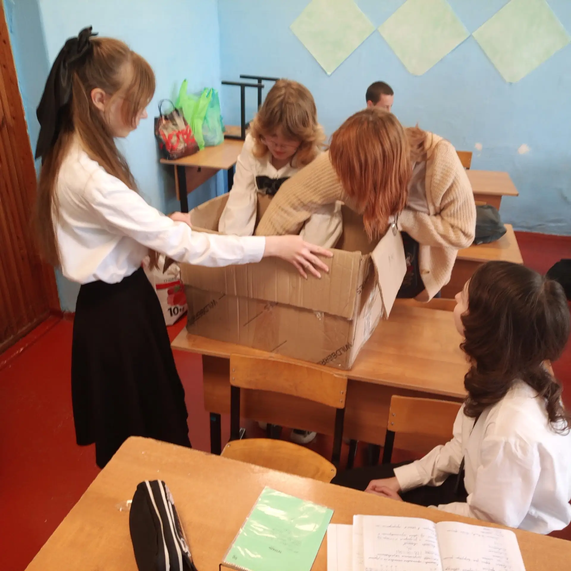 Доброе дело сделано! ❤️

Сегодня наши волонтёры передали помощь приюту для бездомных собак города Еф