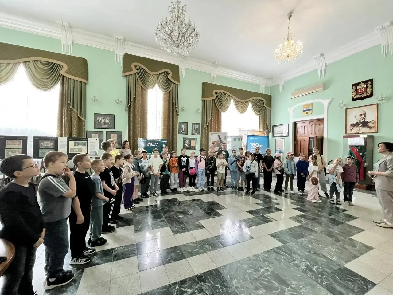 Вчера, 8 июня, Площадка кратковременного пребывания «Веселая Поляна» ездила в Центробанк на экскурси
