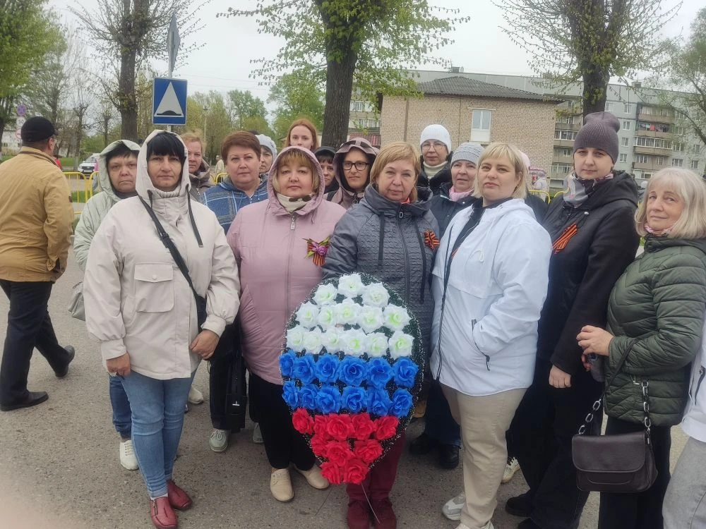 🕊️ Память, объединяющая поколения

9 мая сотрудники центра социального обслуживания Новосокольничес