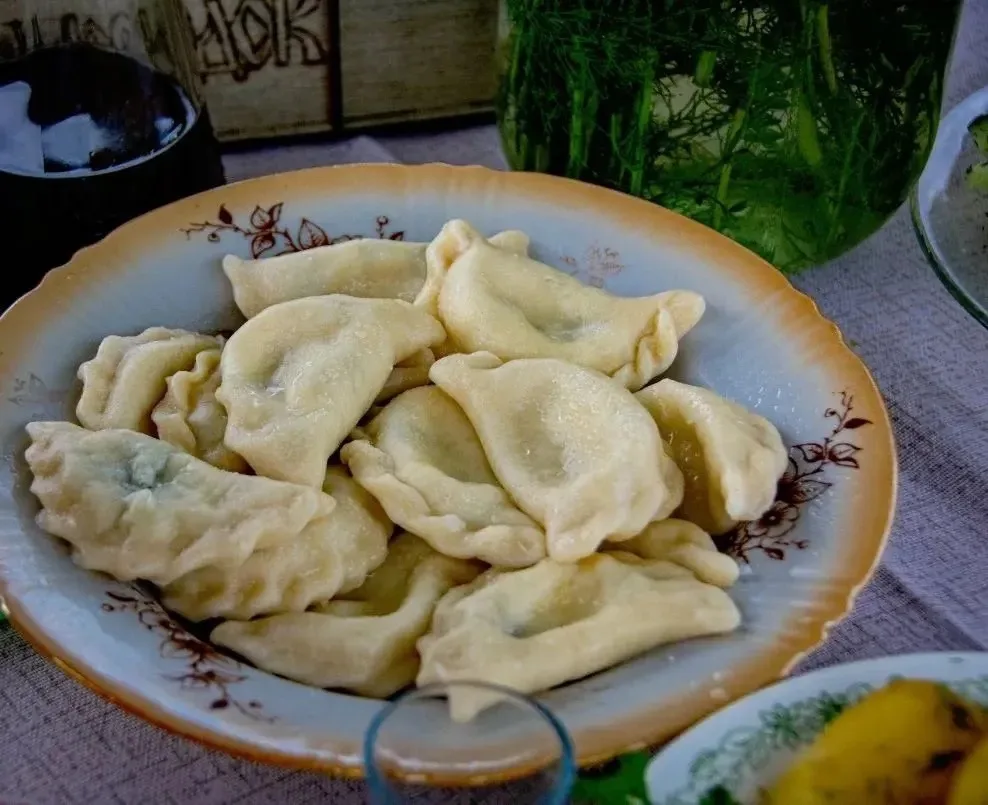 🌿 В поисках подлинных вкусов мы неустанно исследуем просторы родного края, бережно собирая старинны