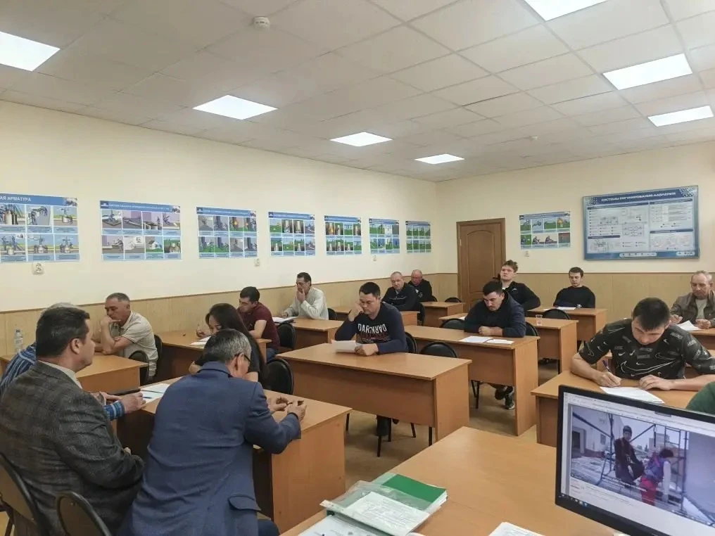 Завершилось обучение по курсам целевого назначения «Безопасные приемы и методы выполнения работ на в