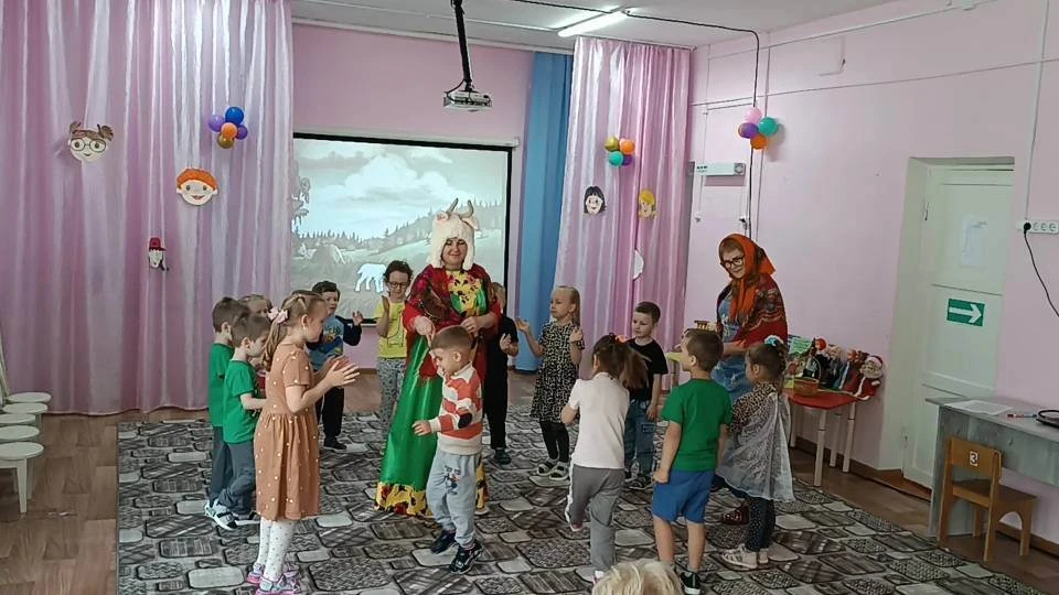 "МЕЖДУНАРОДНЫЙ ДЕНЬ СКАЗОК"
 
7 июня во всем мире отмечается день сказок. История праздника лежит в 