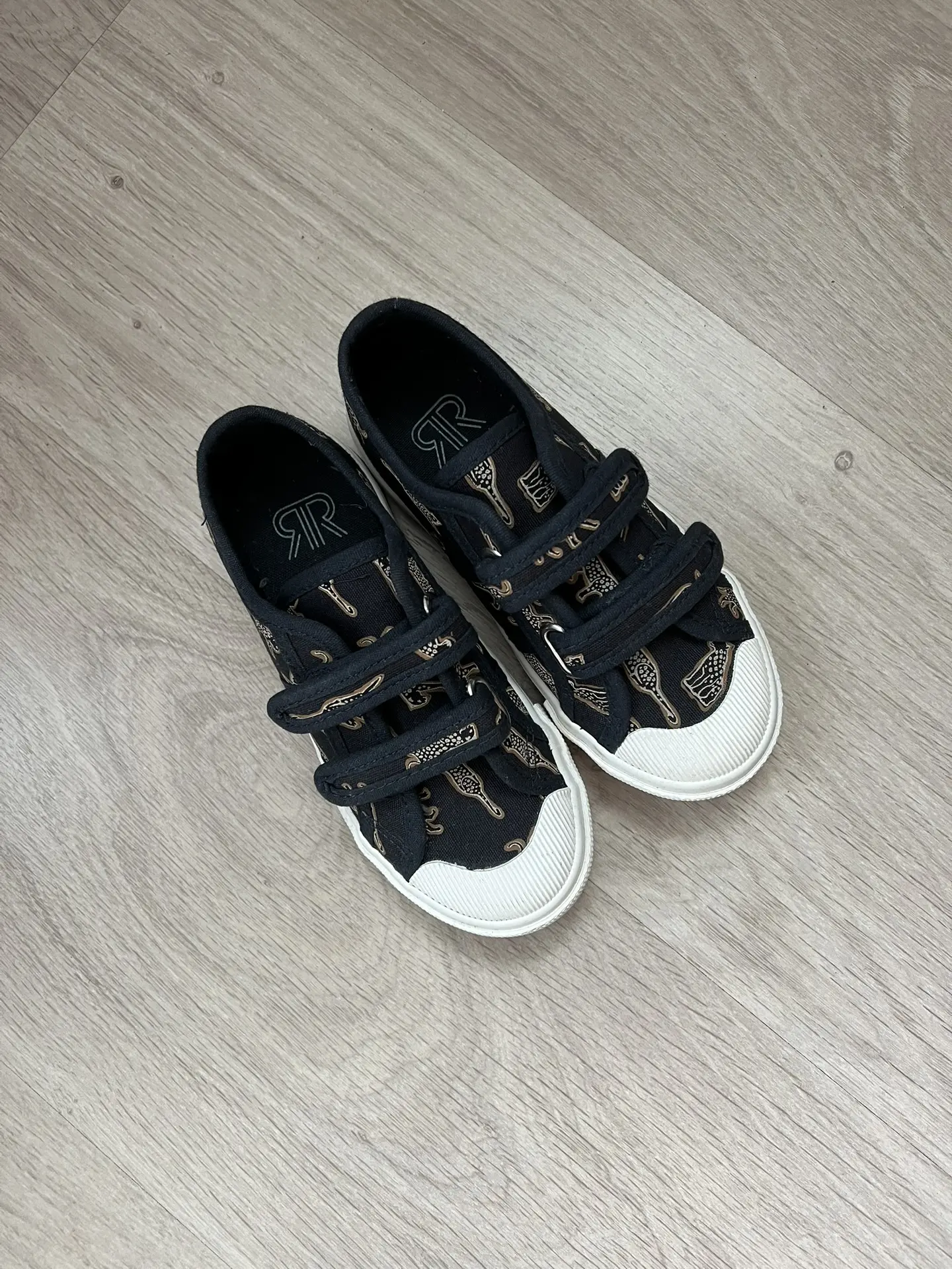Кеды новые LaRedoute 29 размер
800₽