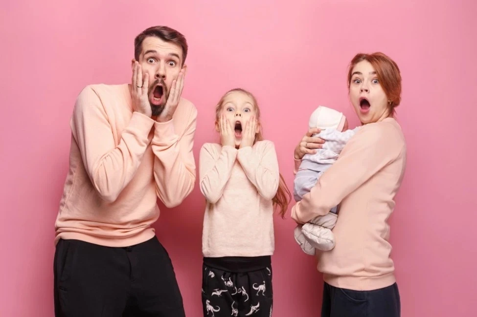 😍 Как подружить ребёнка с эмоциями? 
5 добрых игр, после которых он скажет: «Мам, давай ещё!» 🎭💖
