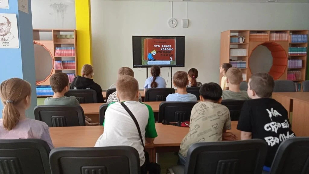 Сегодня в рамках нашего проекта "Умные каникулы" прошла увлекательная встреча в литературном киноклу