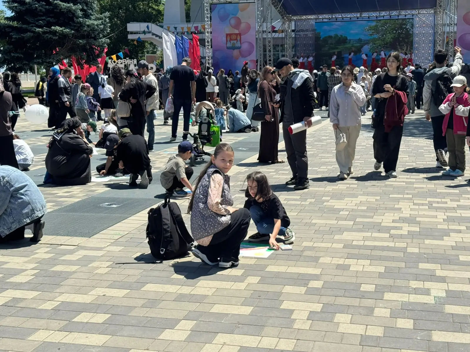 🏛 1 июня, в Международный день защиты детей, состоялся пленэр учащихся художественного отделения по